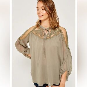 Hayden Sheer Tie Front Peasant Top Size S/M Color : Olive Boho